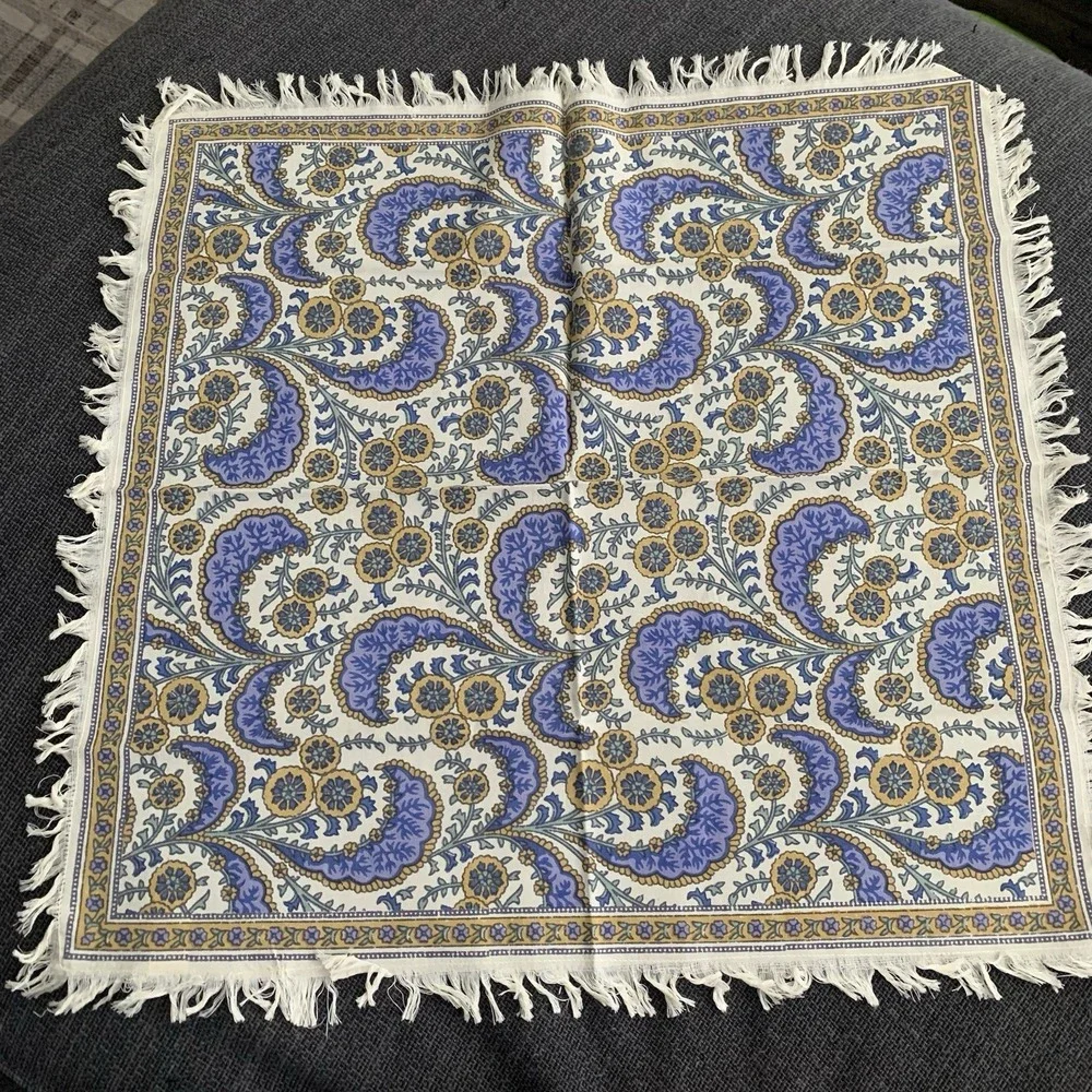World Market‎ Table Runner And 6 Napkins